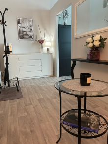 Attractive salon 12